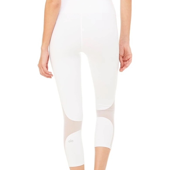 Like New ALO Yoga High-Waist Coast Capri - Picture 6 of 8